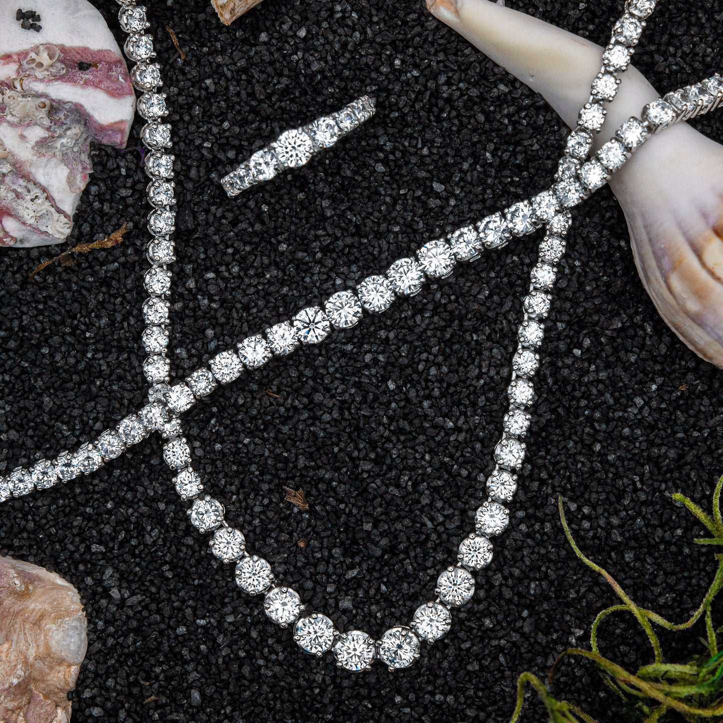ANK41- Graduated round CZ necklace