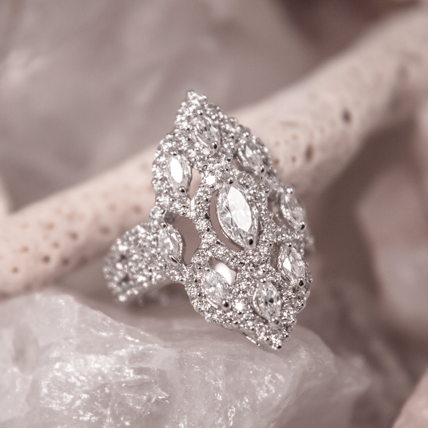 A0876- Vintage art deco-style sterling silver ring
